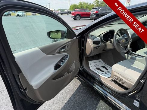 Used 2022 Chevrolet Malibu LS w/ Driver Confidence Package II FWD image 12