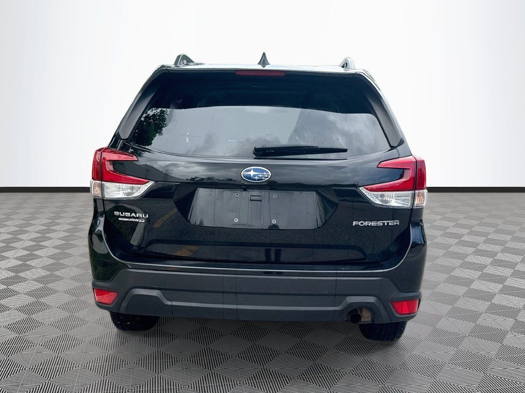 Used 2023 Subaru Forester Premium AWD/4WD image 7