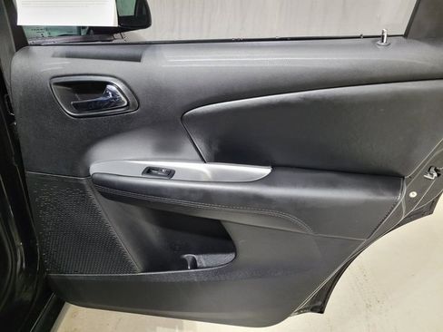 Used 2018 Dodge Journey SE image 44