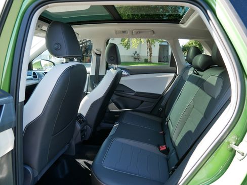 New 2025 Volkswagen Taos SE image 7