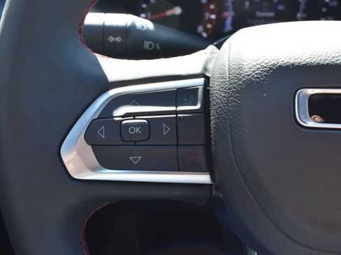 Used 2025 Jeep Compass Trailhawk AWD/4WD image 21