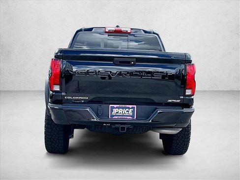 Used 2026 Chevrolet Colorado ZR2 w/ Technology Package AWD/4WD image 4