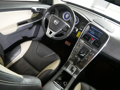 Used 2012 Volvo XC60 T6 AWD/4WD image 9
