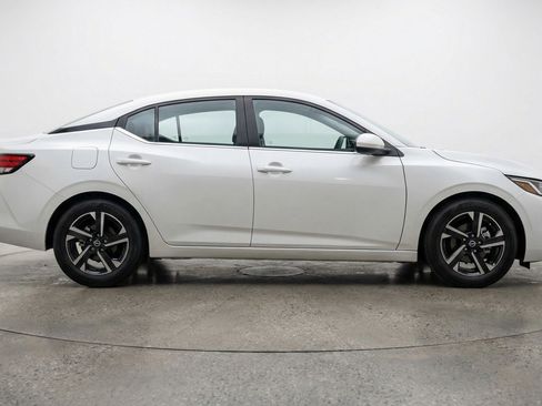 Used 2025 Nissan Sentra SV FWD image 11