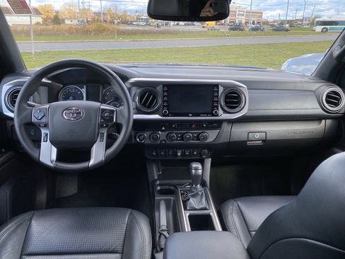 Used 2023 Toyota Tacoma Limited image 12