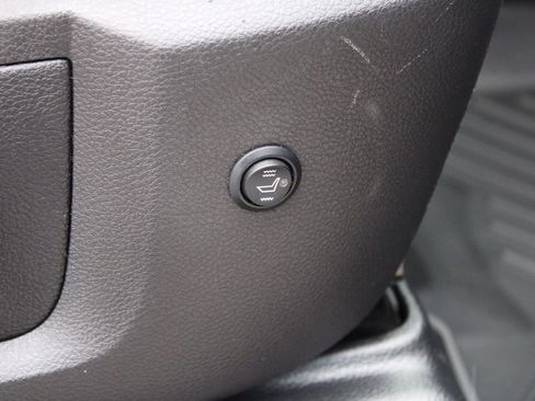 Used 2016 RAM 2500 Tradesman w/ Chrome Appearance Group image 23