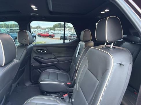 Used 2023 Chevrolet Traverse Premier image 15