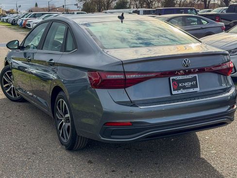 New 2026 Volkswagen Jetta SE image 9