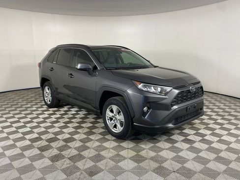 Used 2021 Toyota RAV4 XLE w/ Convenience Package FWD image 18