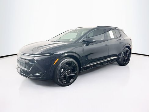 Used 2024 Chevrolet Equinox EV RS FWD image 3