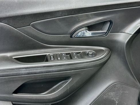 Used 2022 Buick Encore Preferred w/ Safety Package FWD image 15