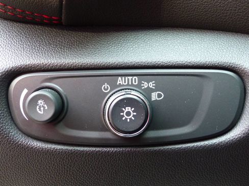 Used 2022 Chevrolet Blazer RS image 26