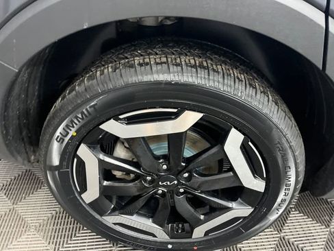 Certified 2023 Kia Telluride S w/ S Sunroof Package image 29