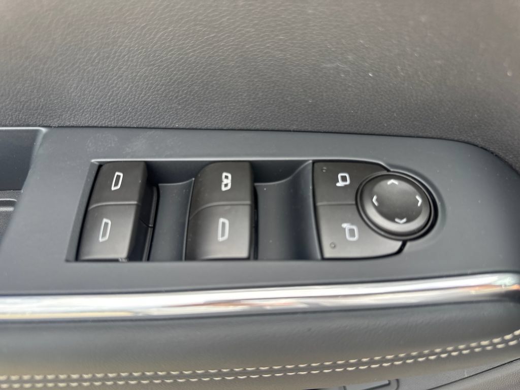 New 2026 GMC Acadia Elevation w/ Elevation Premium Package FWD image 17