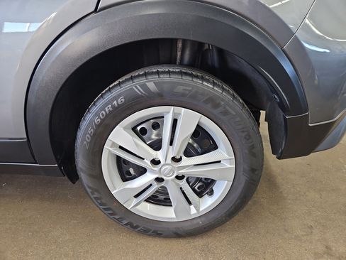 Used 2023 Nissan Kicks S image 23