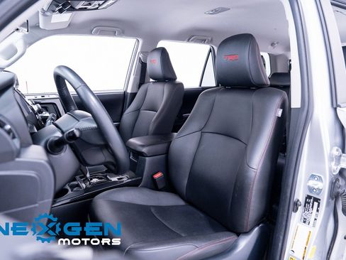 Used 2019 Toyota 4Runner TRD Off-Road Premium image 27