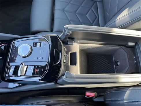 Certified 2025 BMW i5 xDrive40 w/ Premium Package image 22