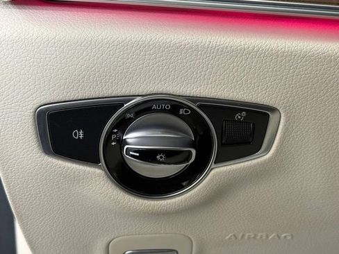 Used 2019 Mercedes-Benz E 300 4MATIC image 39