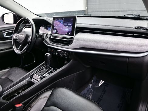 Used 2022 Jeep Compass Latitude AWD/4WD image 17