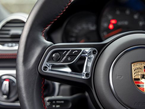 Certified 2025 Porsche 718 Cayman GT4 image 33