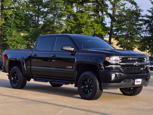 Used 2017 Chevrolet Silverado 1500 LTZ Z71 w/ LTZ Plus Package AWD/4WD image 3