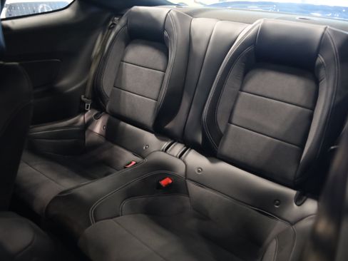 Used 2019 Ford Mustang Shelby GT350 w/ Technology Package RWD image 33