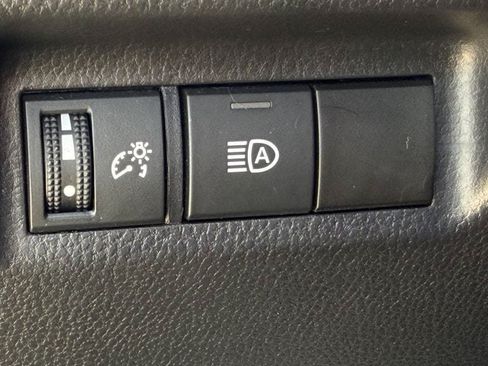 Used 2025 Toyota RAV4 XLE FWD image 23