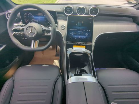 New 2025 Mercedes-Benz GLC 350e 4MATIC image 2