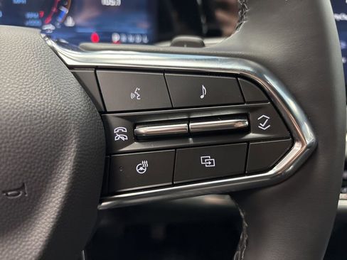 New 2026 Chevrolet Equinox LT w/ Convenience Package II FWD image 38