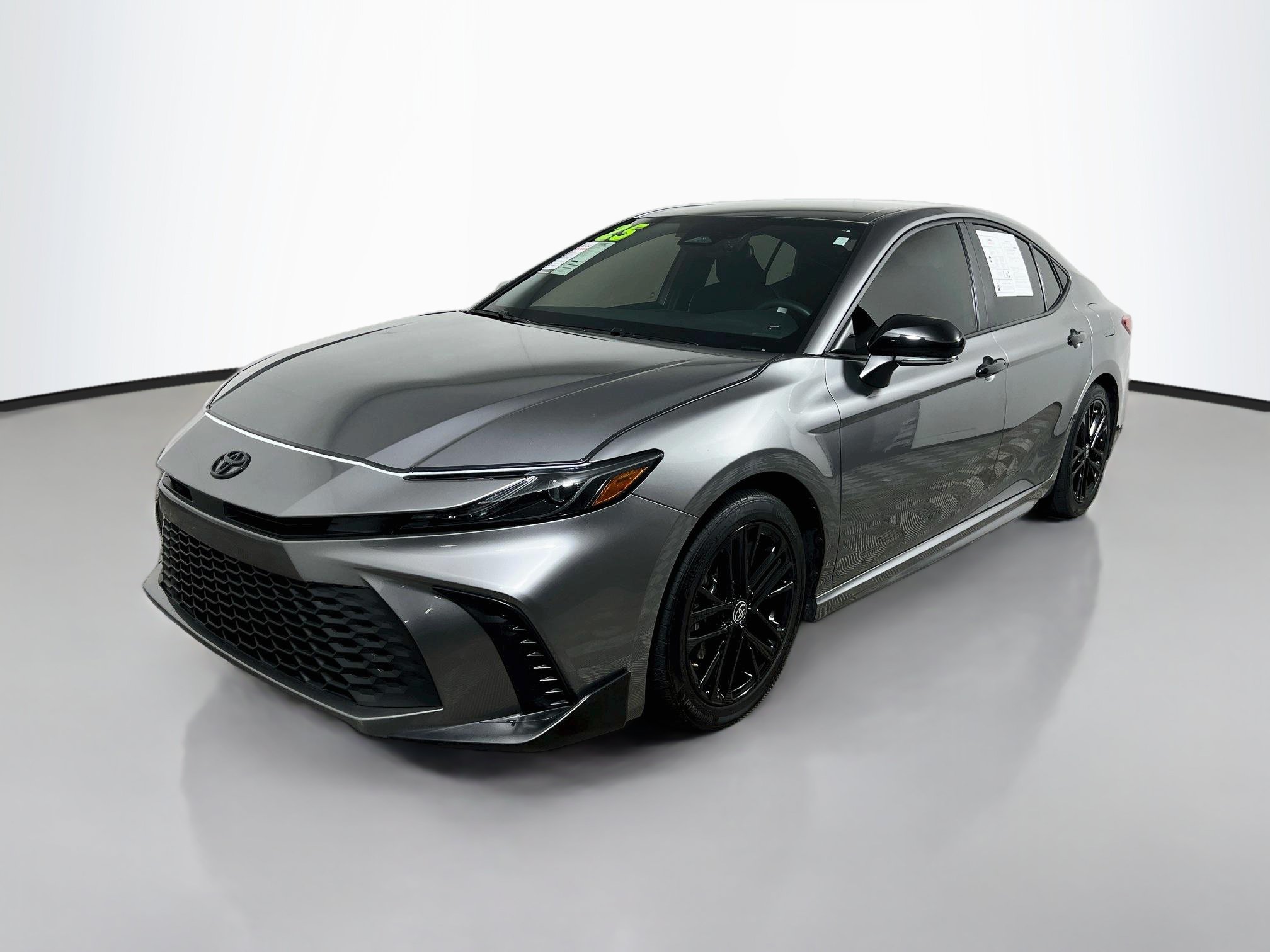 Used 2025 Toyota Camry SE FWD image 10