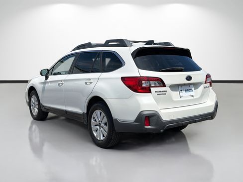 Used 2019 Subaru Outback 2.5i Premium AWD/4WD image 5