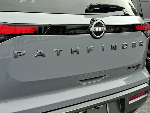 New 2026 Nissan Pathfinder Platinum AWD/4WD image 5