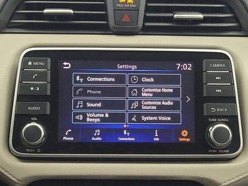 Used 2021 Nissan Versa SV FWD image 25