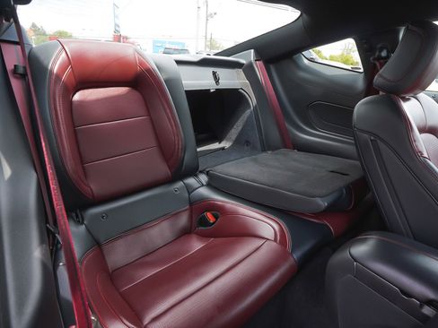Used 2025 Ford Mustang GT Premium RWD image 33