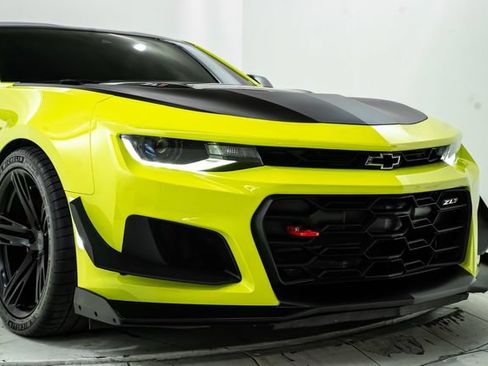 Used 2021 Chevrolet Camaro ZL1 RWD image 16