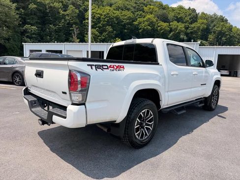 Used 2023 Toyota Tacoma TRD Sport AWD/4WD image 4