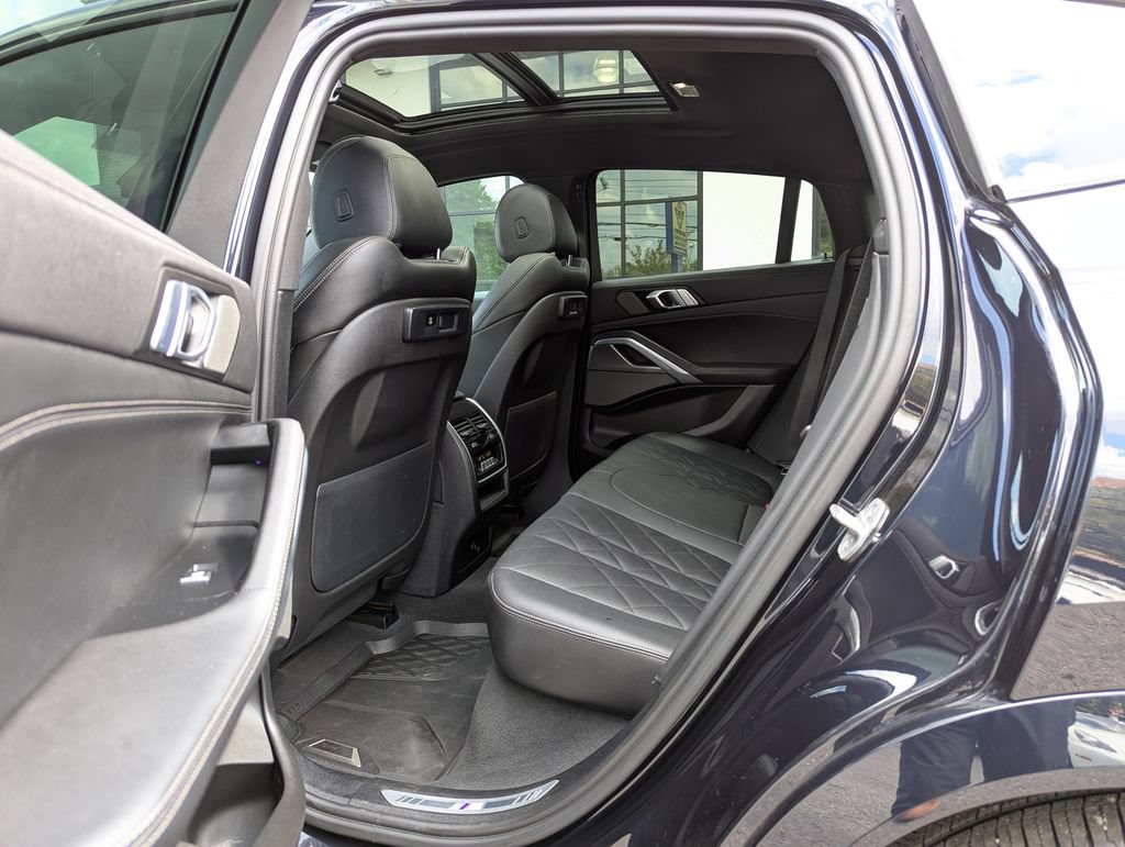 Used 2023 BMW X6 xDrive40i w/ M Sport Package AWD/4WD image 39