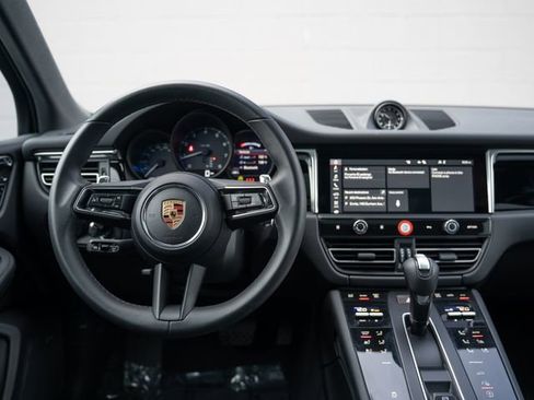 Certified 2026 Porsche Macan AWD/4WD image 21