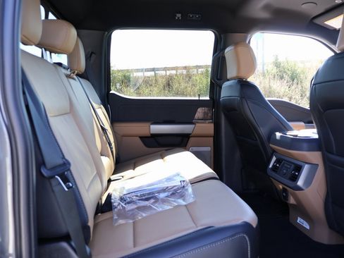 New 2026 Ford F250 Lariat w/ Lariat Ultimate Package image 12