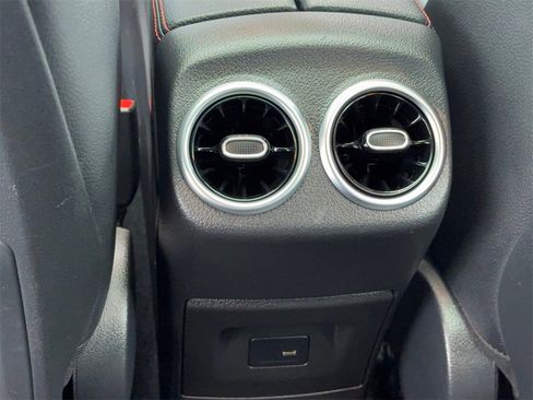 Used 2022 Mercedes-Benz CLA 250 4MATIC image 38