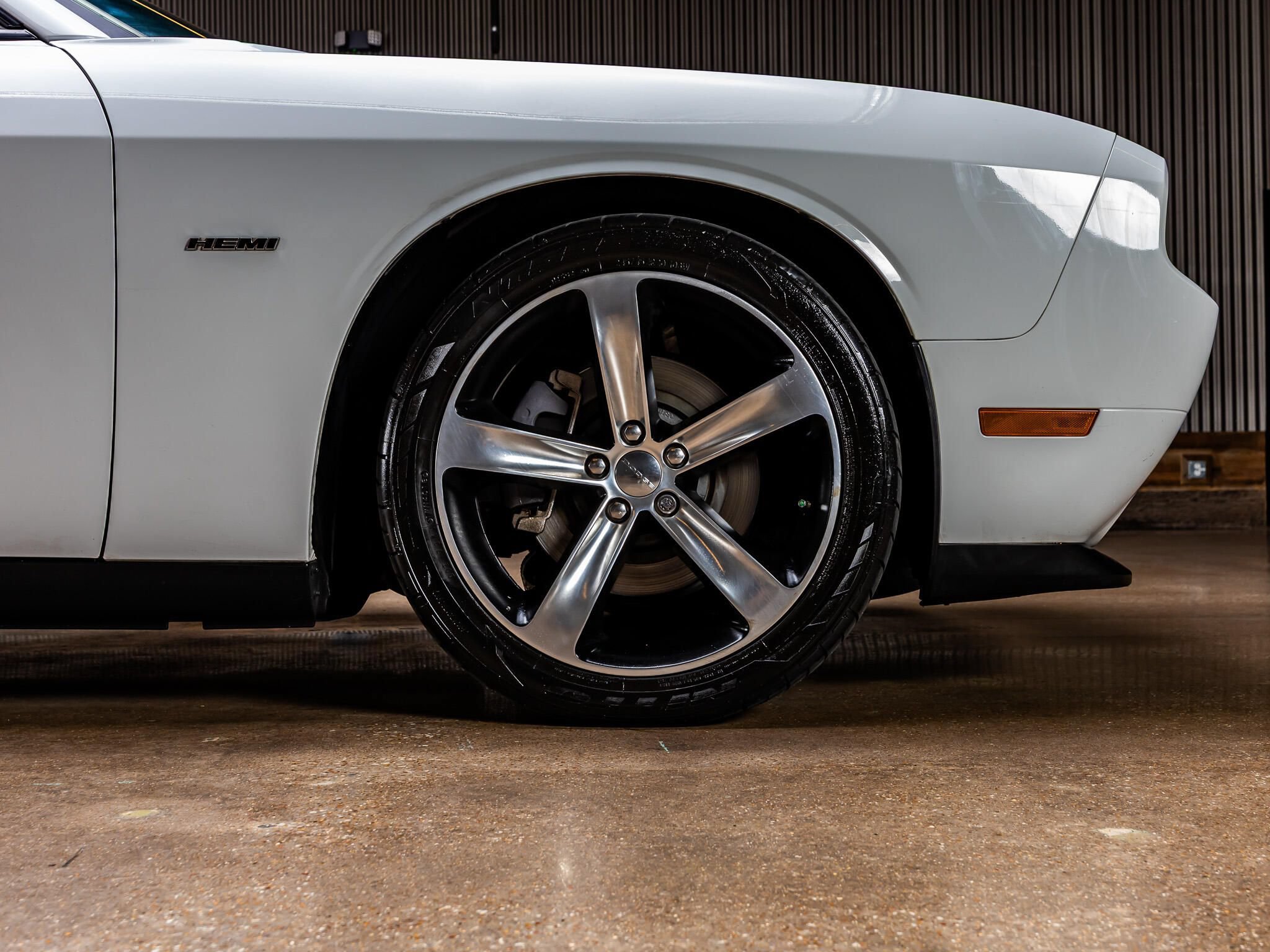 Used 2014 Dodge Challenger R/T RWD image 11