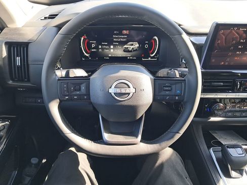 New 2026 Nissan Pathfinder Platinum AWD/4WD image 14