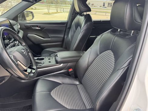 Used 2023 Toyota Highlander XSE image 26