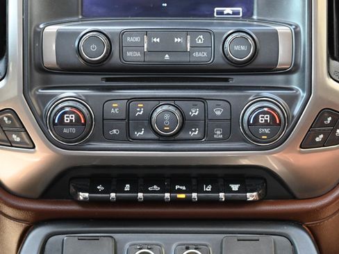 Used 2019 Chevrolet Silverado 3500 High Country w/ Duramax Plus Package image 38