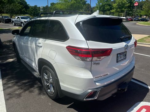 Used 2019 Toyota Highlander Limited Platinum AWD/4WD image 5