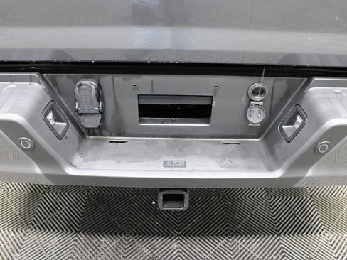 Used 2023 Ford F150 Lariat image 38