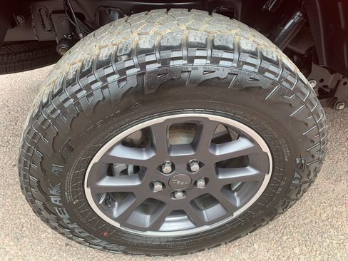Used 2020 Jeep Gladiator Overland AWD/4WD image 27