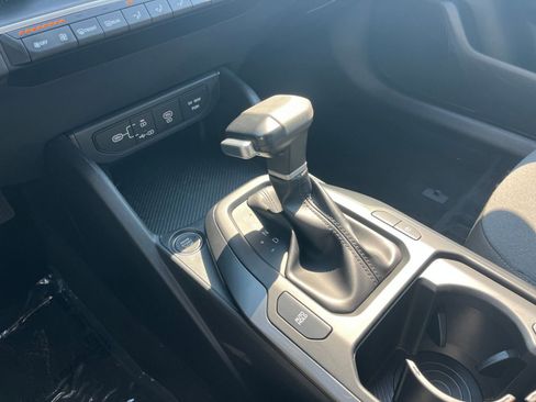 Used 2025 Kia K4 FWD image 41