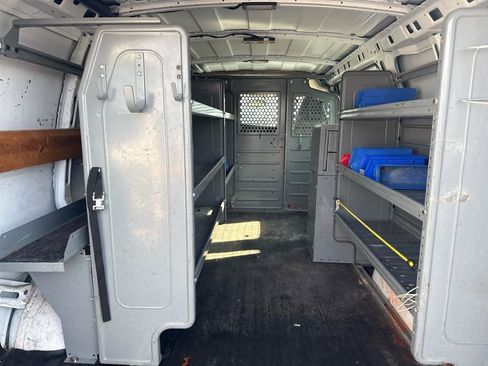 Used 2016 Chevrolet Express 2500 RWD image 16