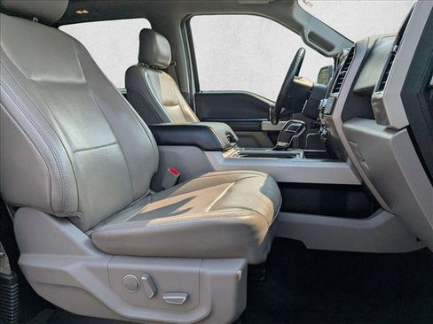 Used 2017 Ford F150 Lariat image 23